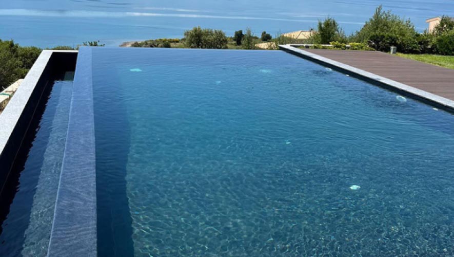 Pool-with-infinity-edges Pool with Infinity Edges