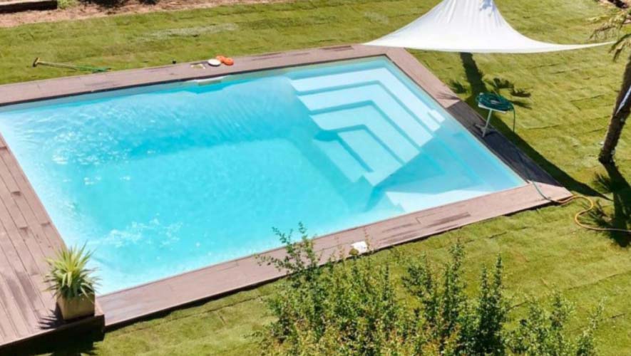 Pool-with-thick-reinforced-membrane Pool with Thick Reinforced Membrane