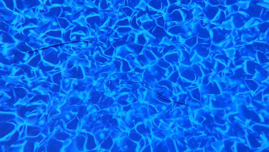 Sakko-Pool-construction-company-wrinkles-on-the-bottom-of-a-pool-with-thin-pvc-liner