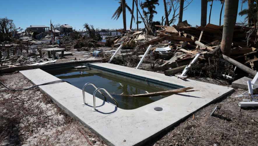 Sakko-Pool-construction-company-Backyard with Pool After Hurricane Backyard with Pool After Hurricane
