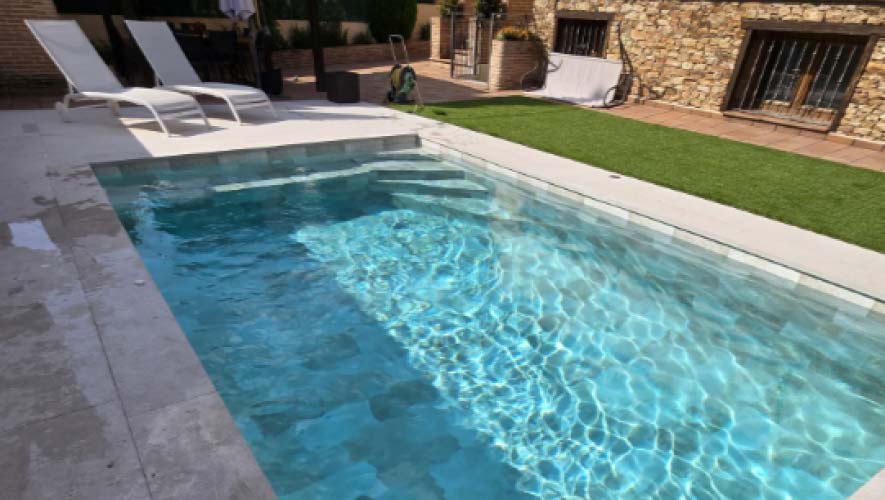 Pool with Cefil 60 mil Pool Liner